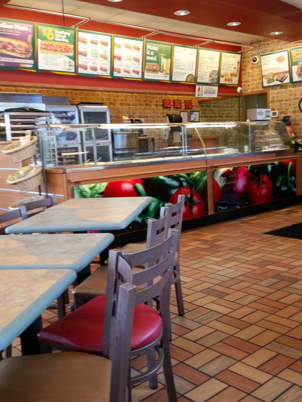 Subway | restaurant | 5005 Victory Blvd, Yorktown, VA 23693, USA | 7578727109 OR +1 757-872-7109