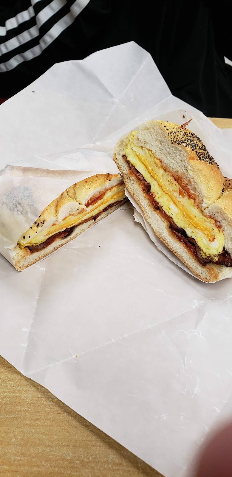 Grace Deli | restaurant | 77 Howells Rd, Bay Shore, NY 11706, USA | 6316474140 OR +1 631-647-4140