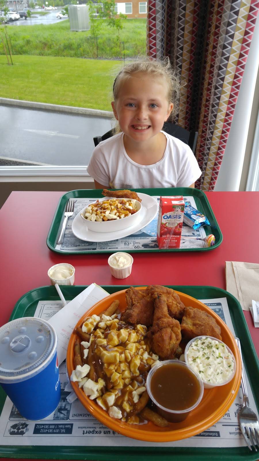 Poulet Frit Ideal | restaurant | 0G1, 5100 Rue Papineau, Lac-Mégantic, QC G6B 1Y8, Canada | 8195833222 OR +1 819-583-3222