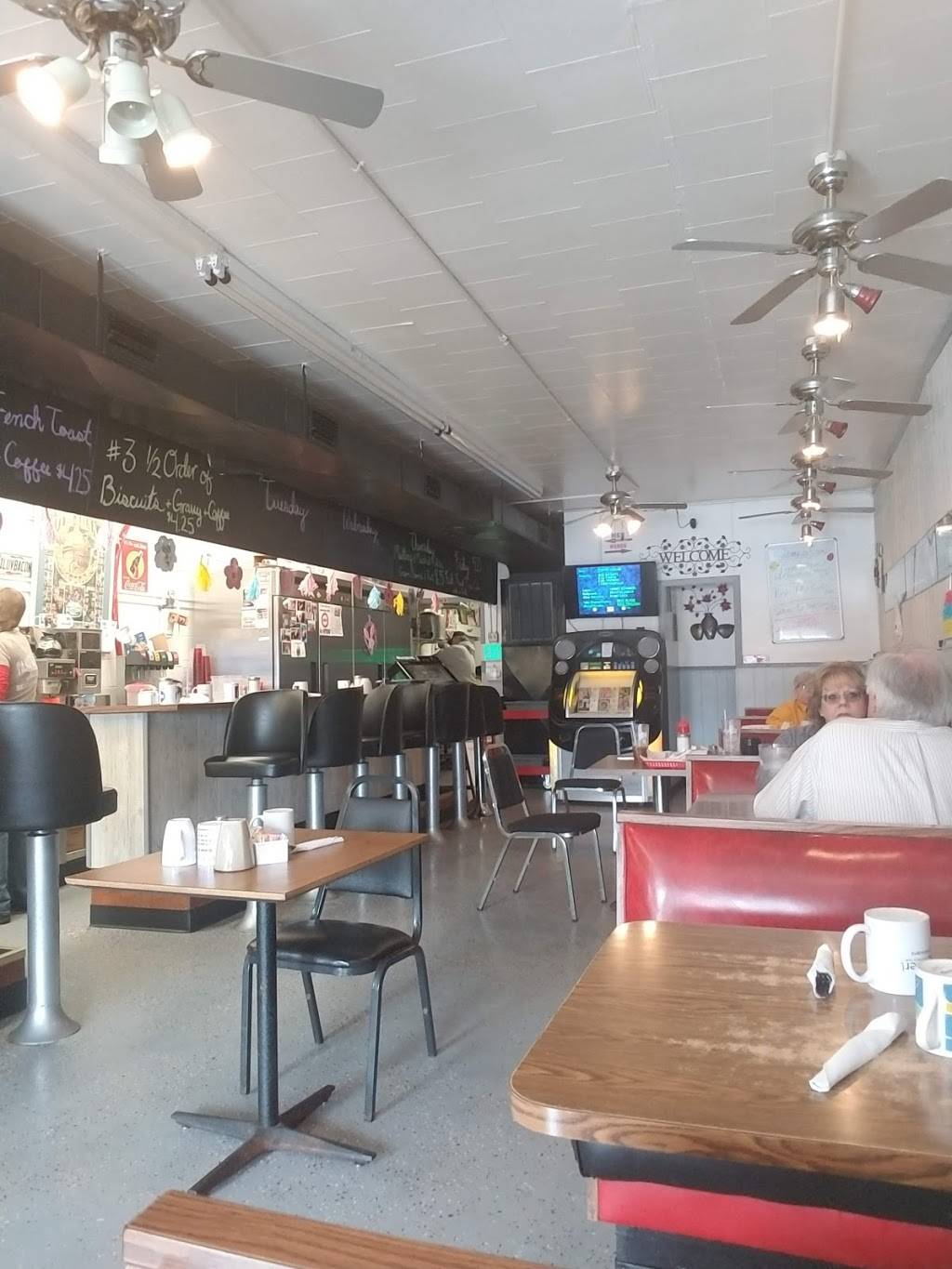 Tamis Place | restaurant | 223 N Main St, Mishawaka, IN 46544, USA | 5747033413 OR +1 574-703-3413