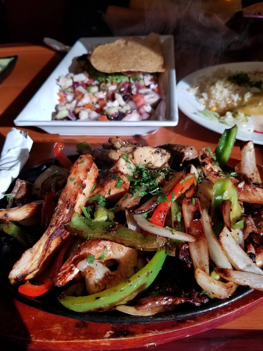 Palapas Marisqueria & Sushi | restaurant | 331 N Tustin St, Orange, CA 92867, USA | 7146331337 OR +1 714-633-1337