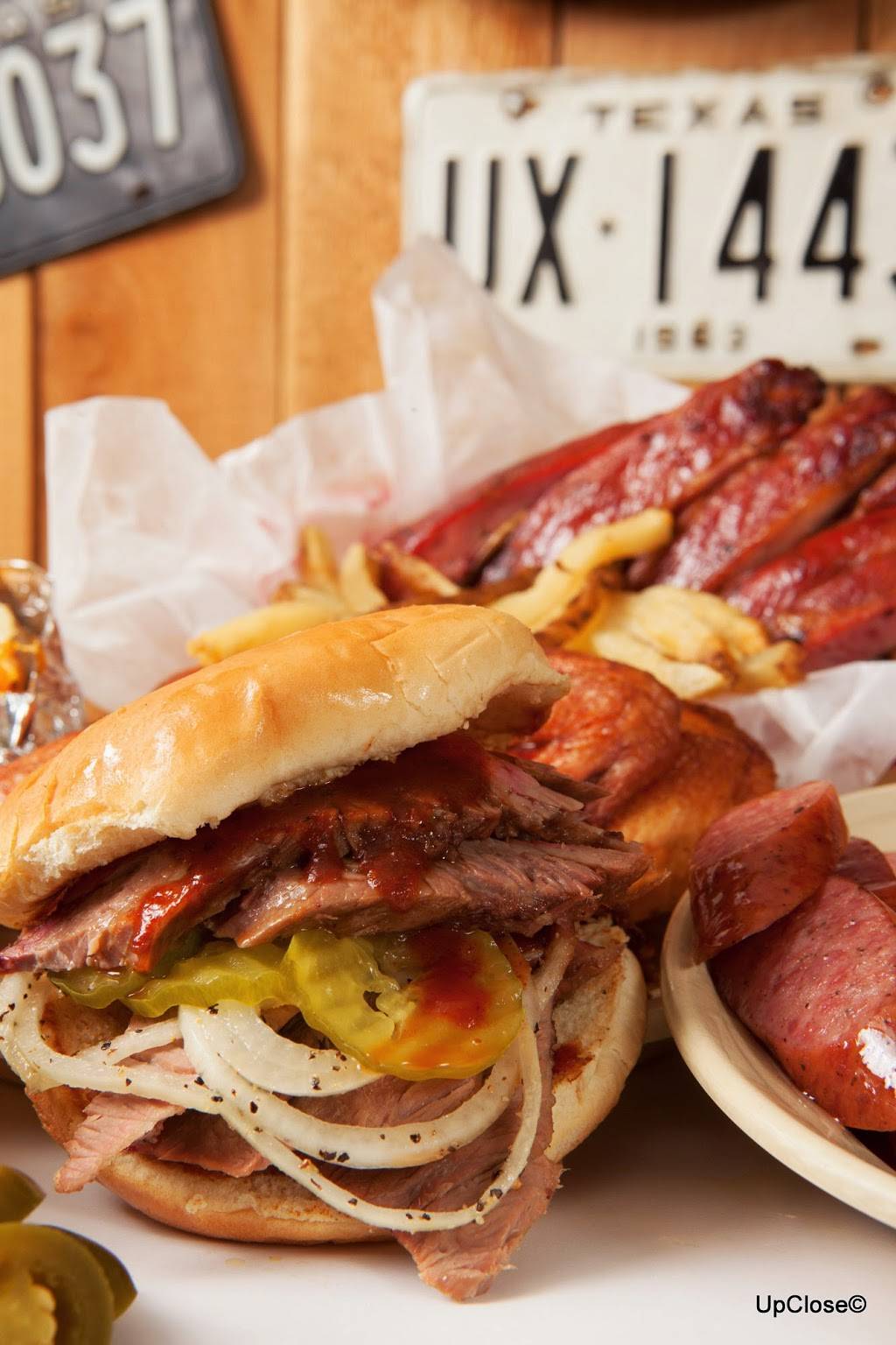 Hickory Barn Barbeque | restaurant | 11534 Wilcrest Dr, Houston, TX 77099, USA | 2815309382 OR +1 281-530-9382