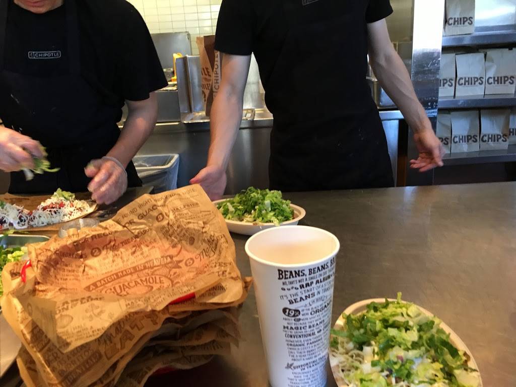 Chipotle Mexican Grill | restaurant | 731 Spectrum Center Dr, Irvine, CA 92618, USA | 9497530554 OR +1 949-753-0554