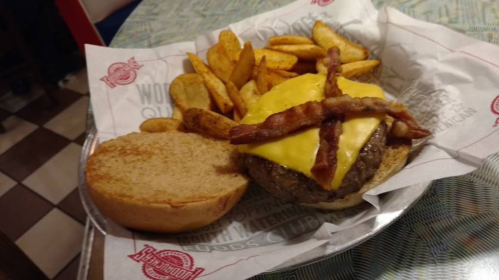 Fuddruckers | restaurant | 40955 Van Dyke Ave, Sterling Heights, MI 48313, USA | 5869777760 OR +1 586-977-7760