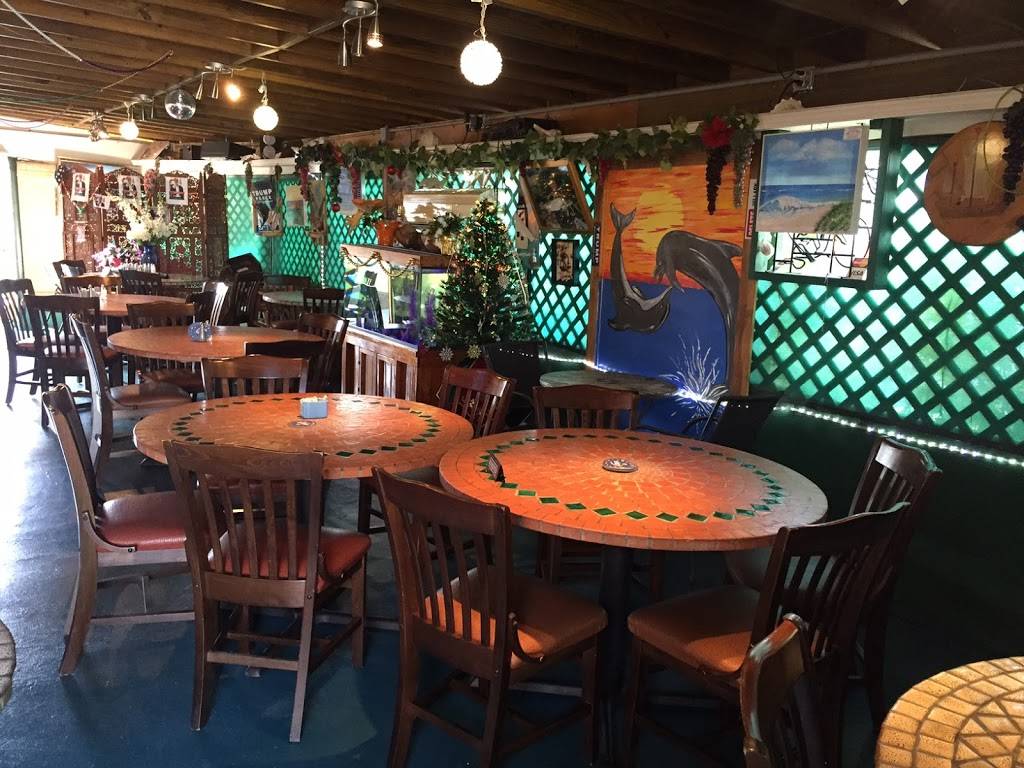 Marias Smokehouse and Seafood Restaurant | restaurant | 18550 San Carlos Blvd, Fort Myers Beach, FL 33931, USA | 2394669666 OR +1 239-466-9666