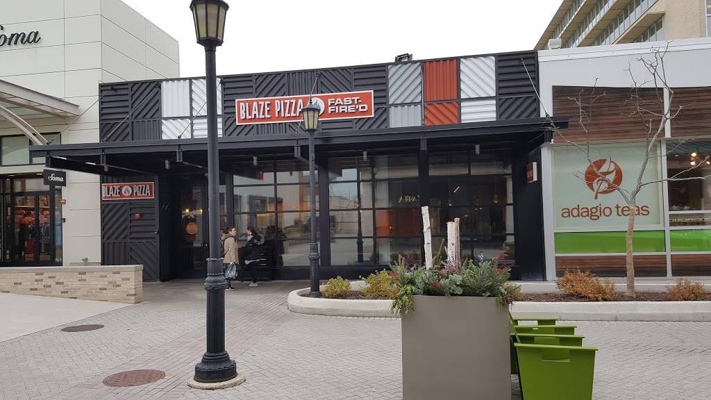 Blaze Pizza | meal takeaway | 4999 Old Orchard Shopping Center, Skokie, IL 60077, USA | 8472649260 OR +1 847-264-9260