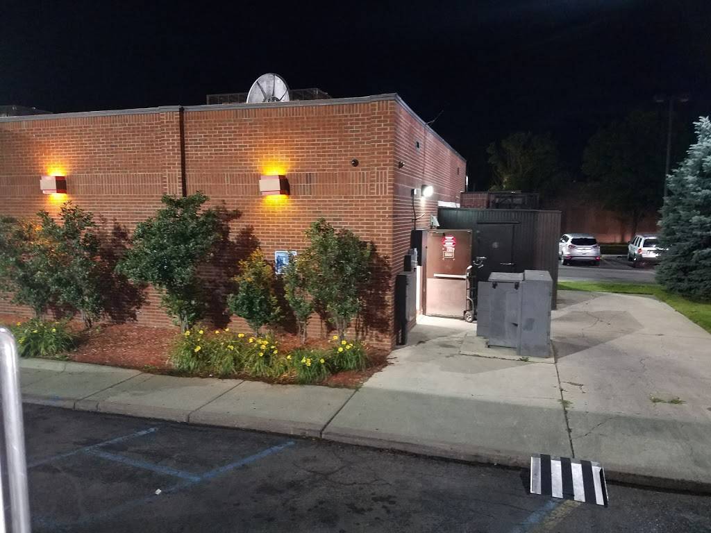 Wendys | restaurant | 17420 Grand River Ave, Detroit, MI 48227, USA | 3138355976 OR +1 313-835-5976