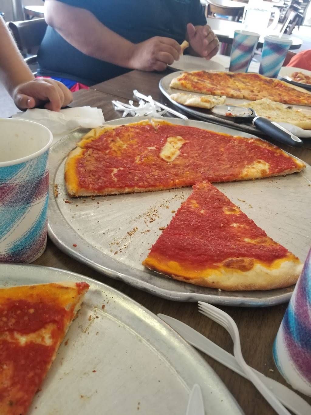 Charlies Pizzeria | meal takeaway | 4300 Roosevelt Blvd, Philadelphia, PA 19124, USA | 2157443249 OR +1 215-744-3249