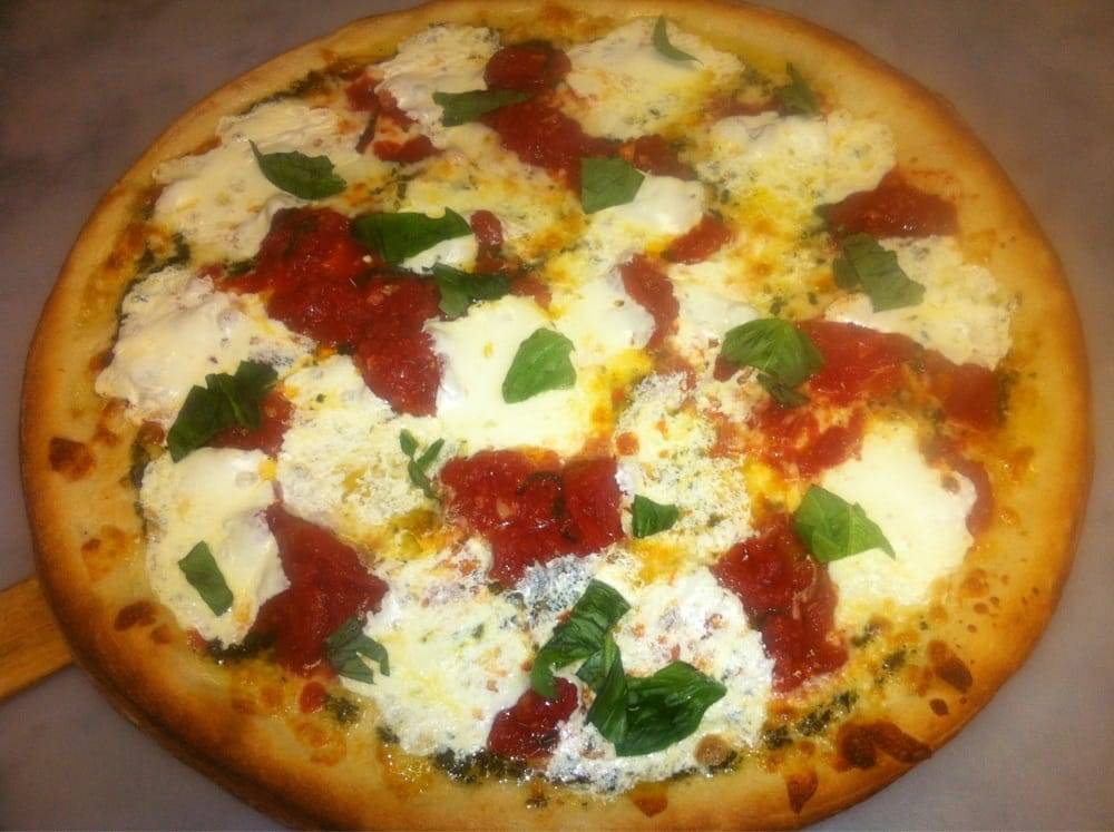 Paisanos Pizza & Catering | restaurant | 708 Portion Rd, Ronkonkoma, NY 11779, USA | 6316764588 OR +1 631-676-4588