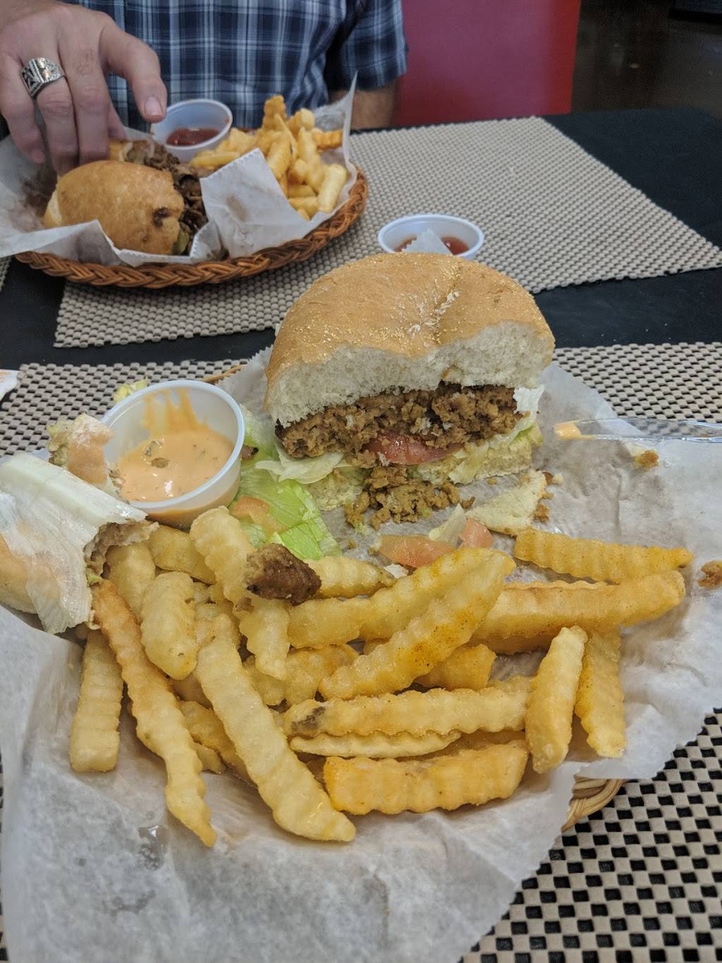 Jeffreys Signature Sandwiches and Catering | restaurant | 10710 Kingston Pike, Knoxville, TN 37934, USA | 8656711113 OR +1 865-671-1113