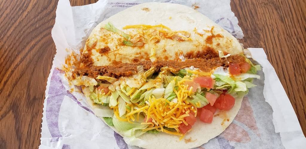Taco Bell | meal takeaway | 119 Telegraph Rd, Waterford Twp, MI 48328, USA | 2487061949 OR +1 248-706-1949