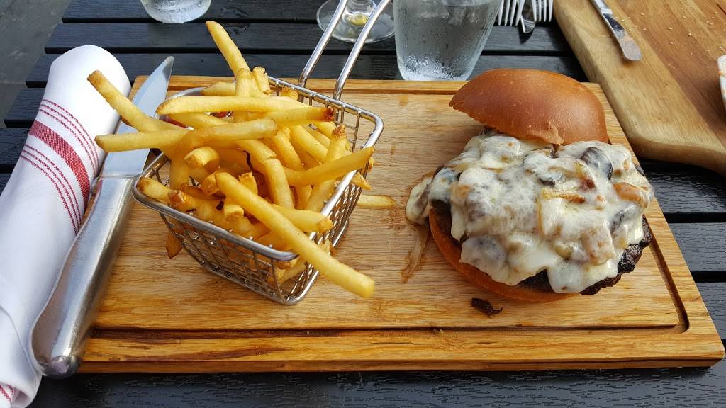 Market Place Kitchen and Bar | restaurant | 641 Main St S, Woodbury, CT 06798, USA | 2035861215 OR +1 203-586-1215