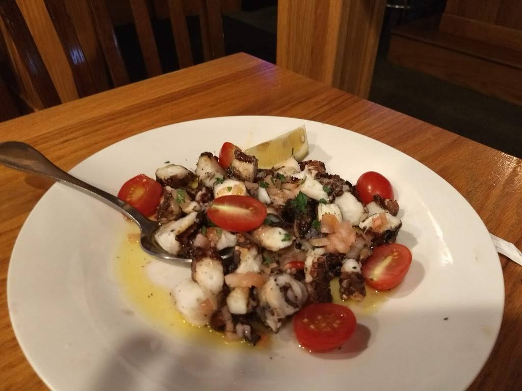 Trackside Bar & Grill | restaurant | 30 Warren St, Peabody, MA 01960, USA | 9785311047 OR +1 978-531-1047