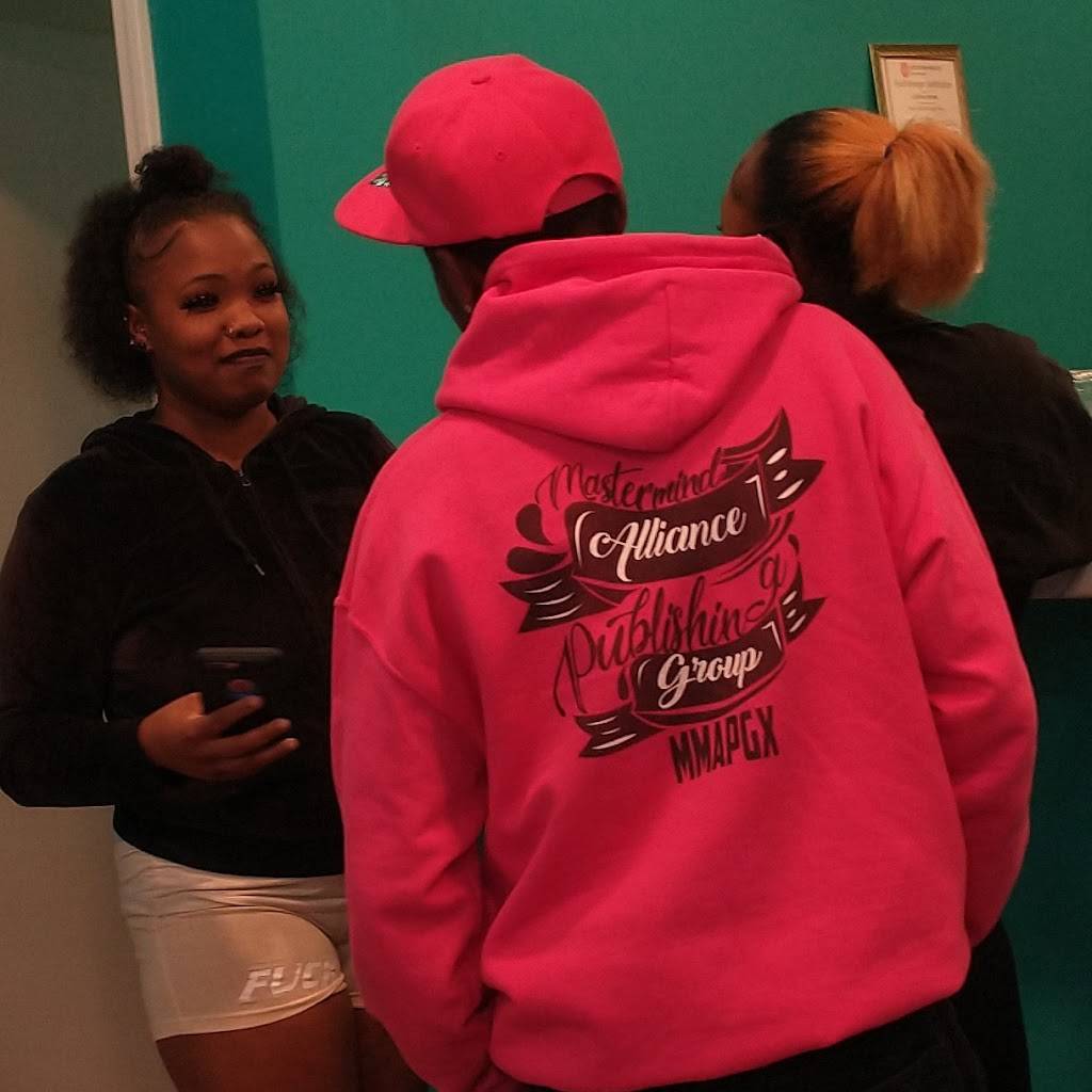 Canal St. Daiquiris | restaurant | 3121 W Orem Dr suite E, Houston, TX 77045, USA | 8328312335 OR +1 832-831-2335