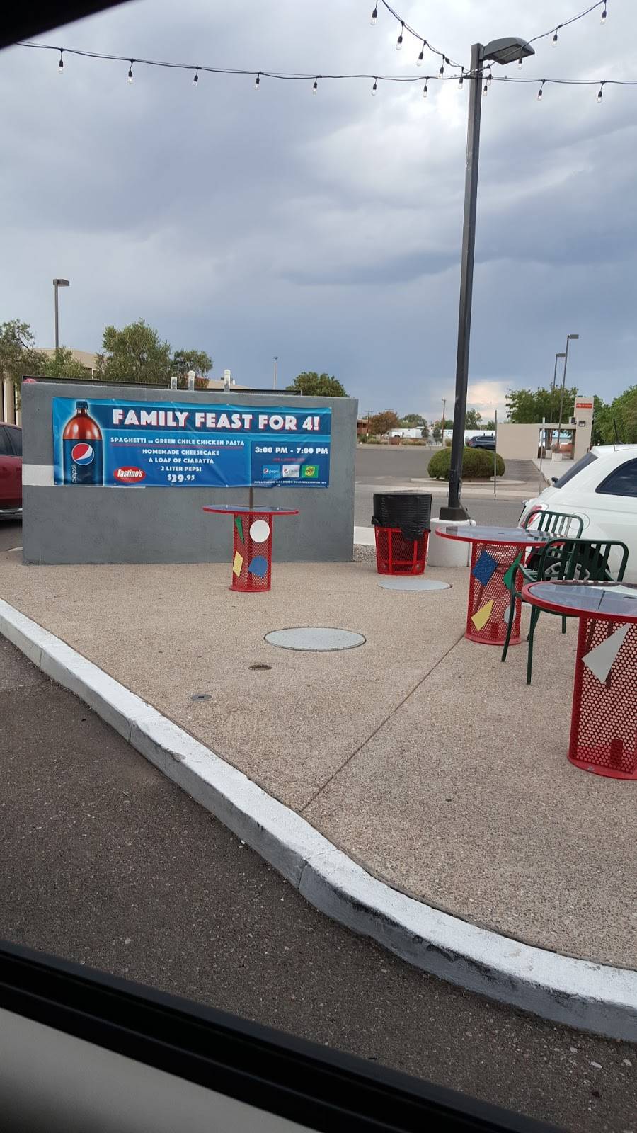 Fastinos | restaurant | 3723 4th St NW, Albuquerque, NM 87107, USA | 5053416626 OR +1 505-341-6626