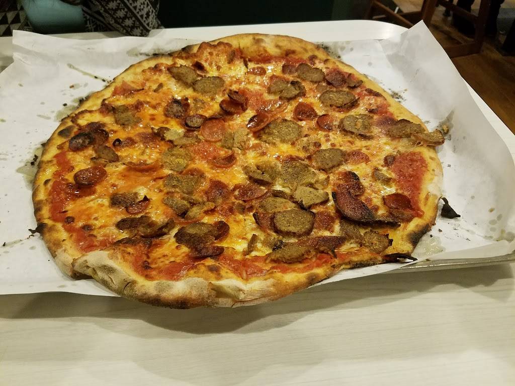 Frank Pepe Pizzeria Napoletana | restaurant | 221 Buckland Hills Dr, Manchester, CT 06042, USA | 8606447333 OR +1 860-644-7333