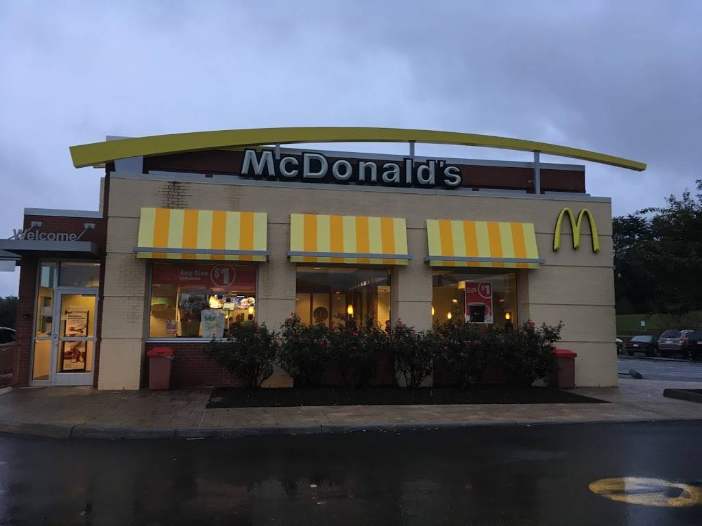 McDonalds | cafe | 26 Stoneridge Dr N, Ruckersville, VA 22968, USA | 4349900017 OR +1 434-990-0017