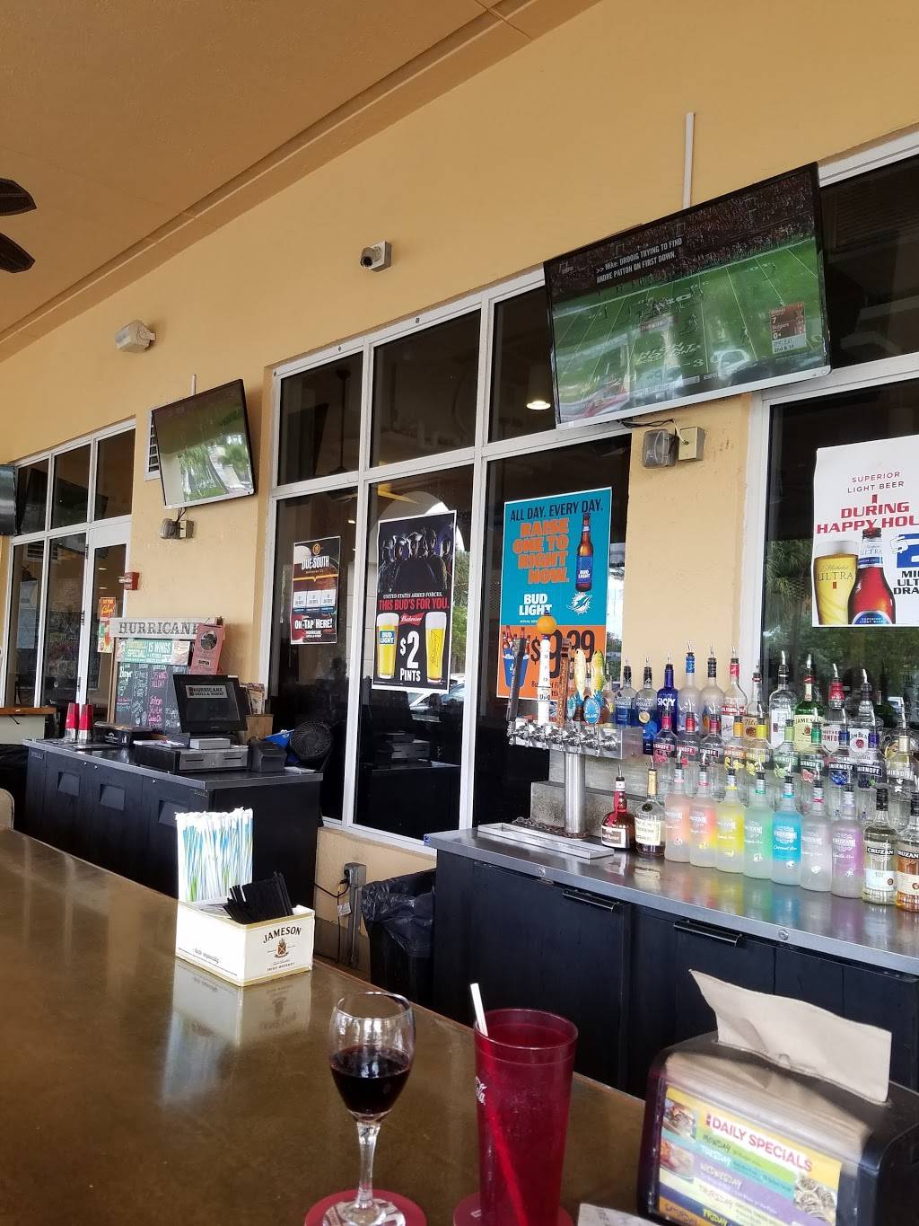 Hurricane Grill & Wings | meal takeaway | 1500 Gateway Blvd Suite 110, Boynton Beach, FL 33436, USA | 5618774562 OR +1 561-877-4562