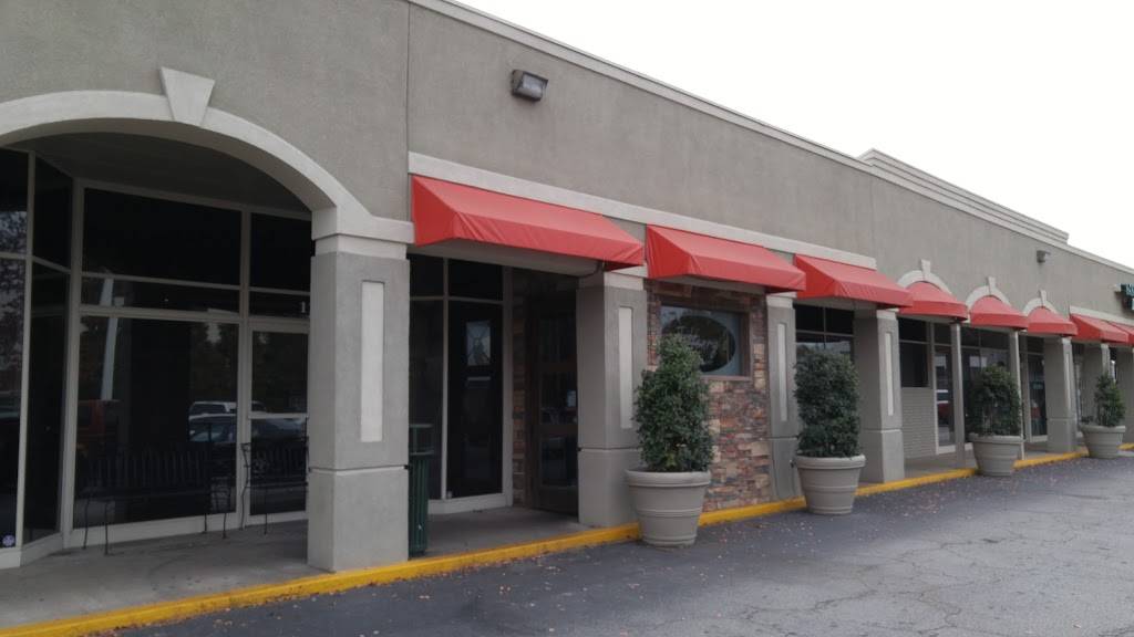 J. Henrys Restaurant | restaurant | 110 W College St, Griffin, GA 30224, USA | 6786881769 OR +1 678-688-1769