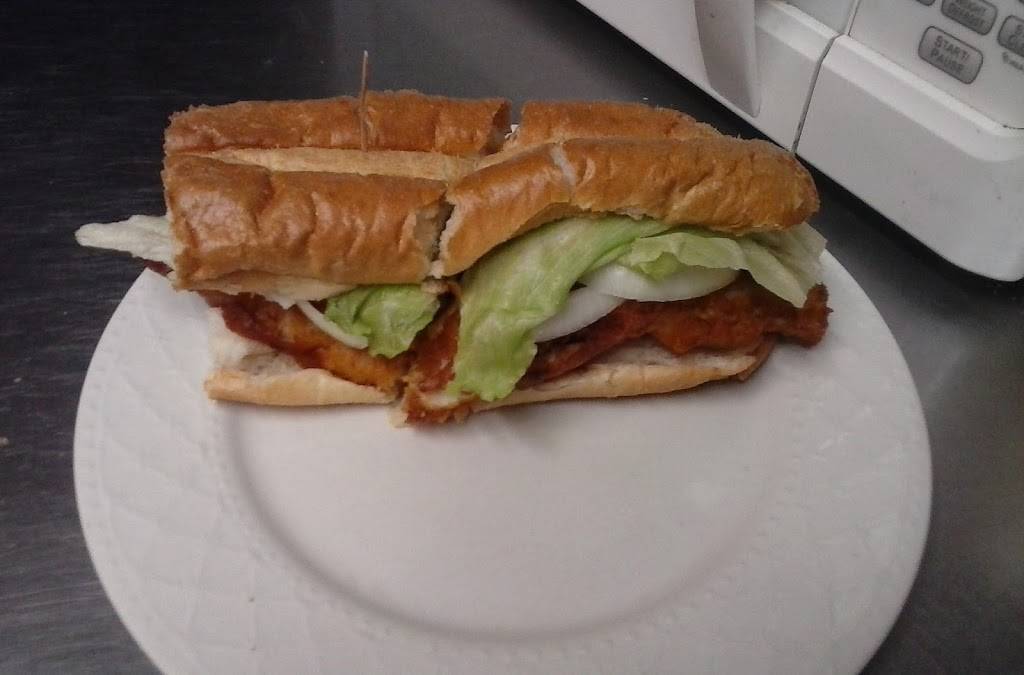 Magillas | restaurant | 3126, 255 S Four Mile Run Rd, Youngstown, OH 44515, USA | 3307993335 OR +1 330-799-3335