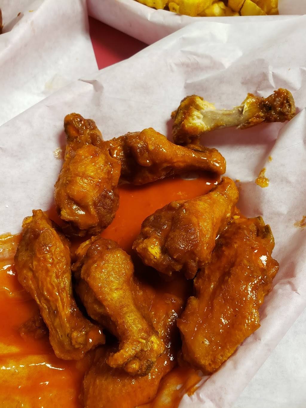 Wing Slingers | restaurant | 8458 Federal Blvd, Westminster, CO 80031, USA | 3034278700 OR +1 303-427-8700