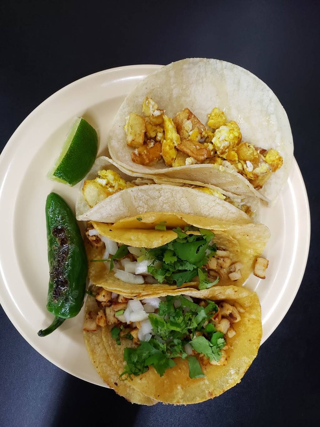 Gios Taqueria | restaurant | 1012 Webb Chapel Rd, Carrollton, TX 75006, USA | 9724161484 OR +1 972-416-1484