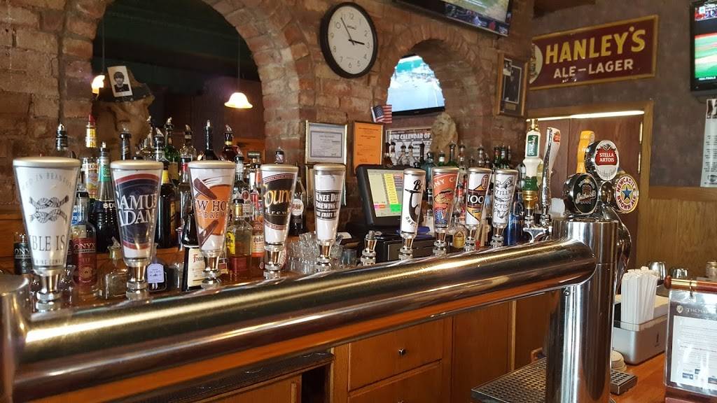 The Main Pub | restaurant | 306 Main St, Manchester, CT 06040, USA | 8606471551 OR +1 860-647-1551