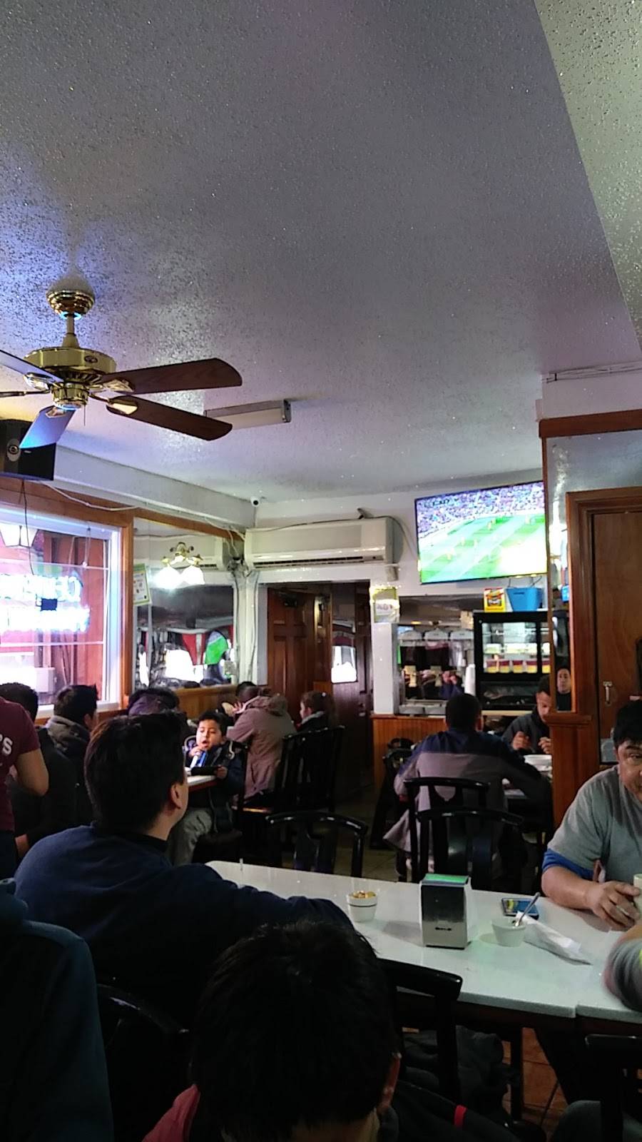 Huguitos Restaurant & Bar | restaurant | 19 White St, West Orange, NJ 07052, USA | 9737364121 OR +1 973-736-4121