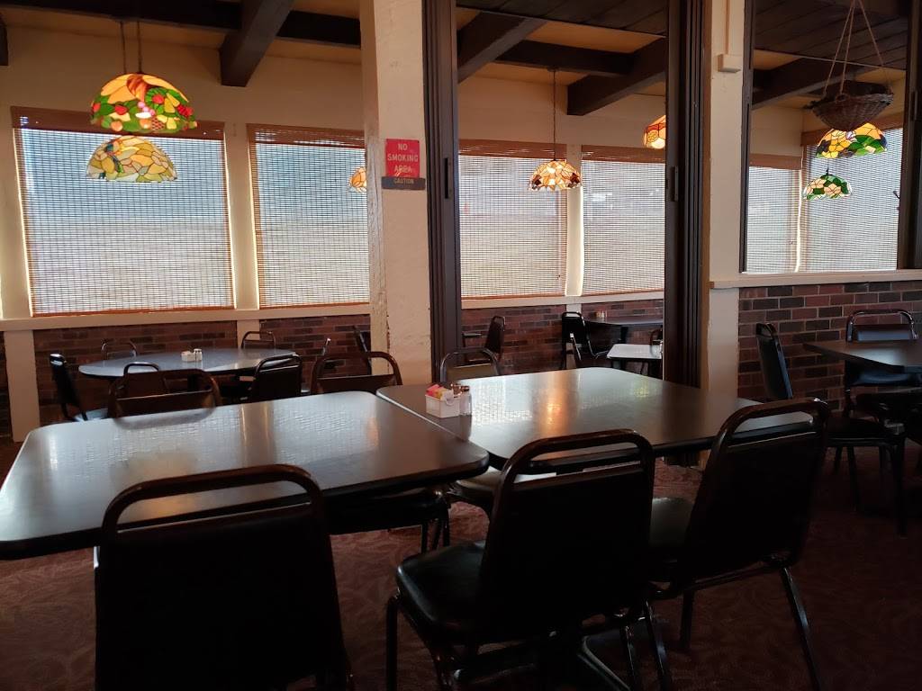 Harbor House Seafood & Steak | restaurant | 912 E Main St, Abingdon, VA 24210, USA | 2766763500 OR +1 276-676-3500