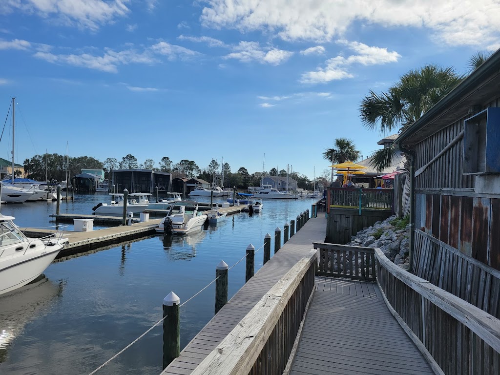 The Oar House | restaurant | 1000 S Pace Blvd, Pensacola, FL 32502, USA | 8505494444 OR +1 850-549-4444