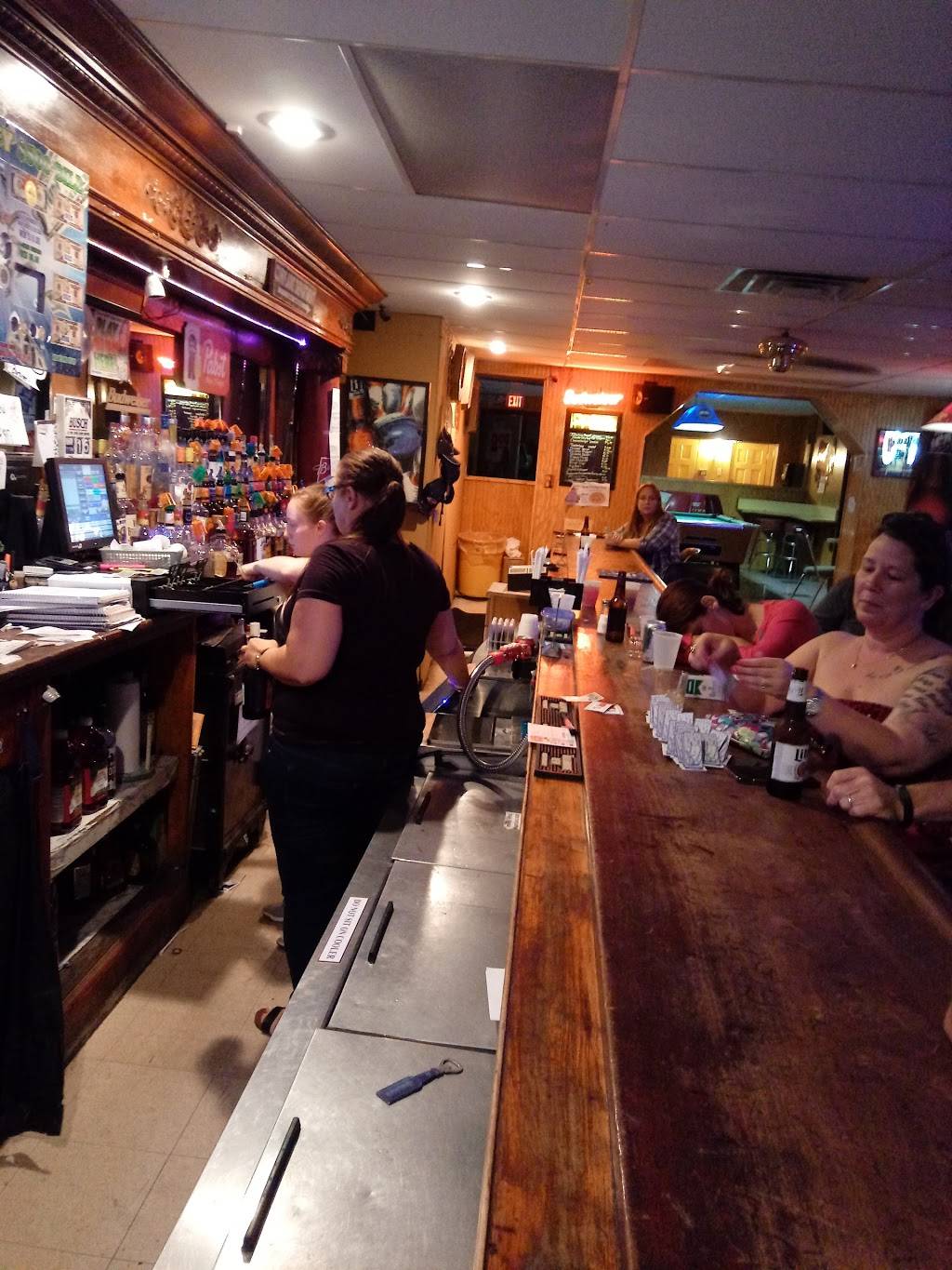 Colemans Corner | restaurant | 230 W Paris Ave, West Terre Haute, IN 47885, USA | 8125331298 OR +1 812-533-1298