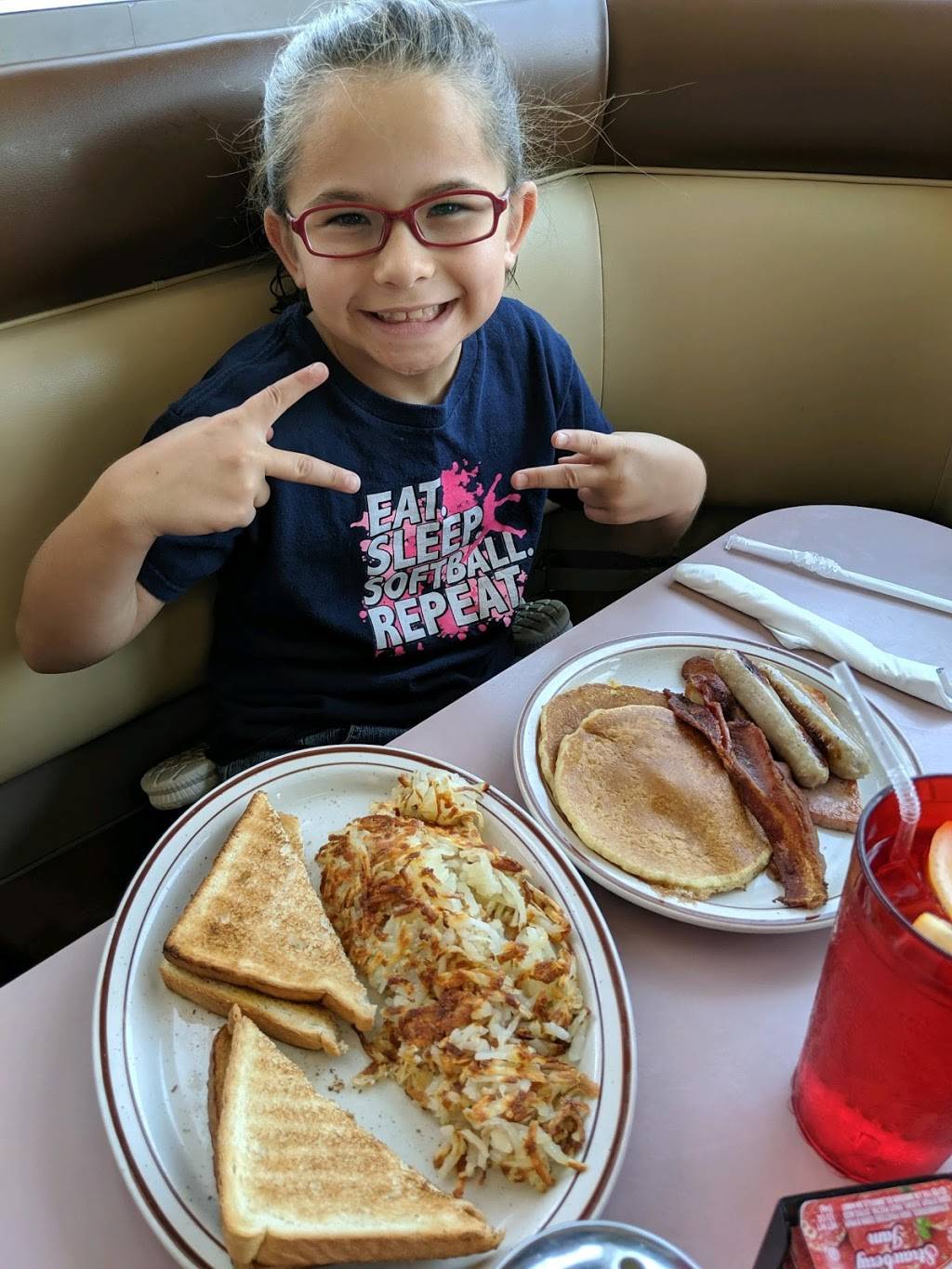 New York Red Hots Coney Island | restaurant | 1235 W 14 Mile Rd, Madison Heights, MI 48071, USA | 2485891470 OR +1 248-589-1470