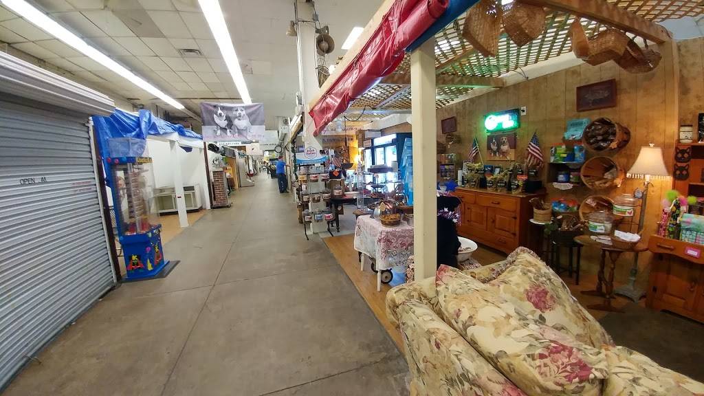 Allentown Farmers Market | restaurant | N Lafayette St, Allentown, PA 18104, USA | 6104328425 OR +1 610-432-8425