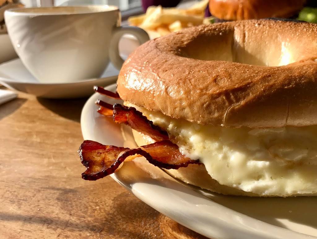 Musette Restaurant | restaurant | 2 Pier Rd, Kennebunkport, ME 04046, USA | 2072040707 OR +1 207-204-0707