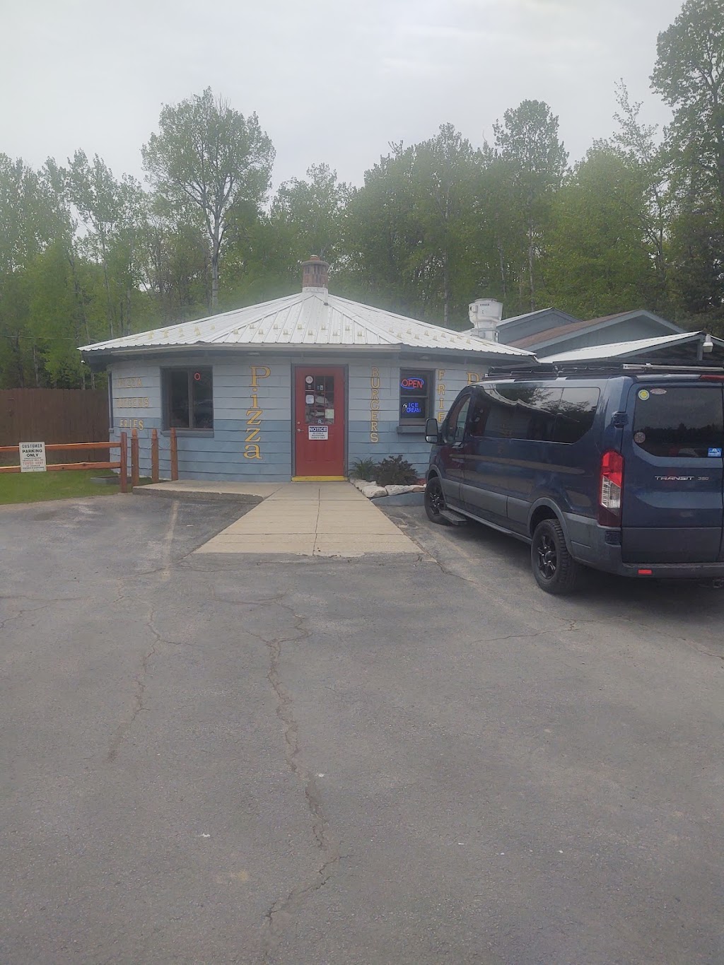 Richs roadside cafe | restaurant | Beulah, MI 49617, USA | 2313252566 OR +1 231-325-2566