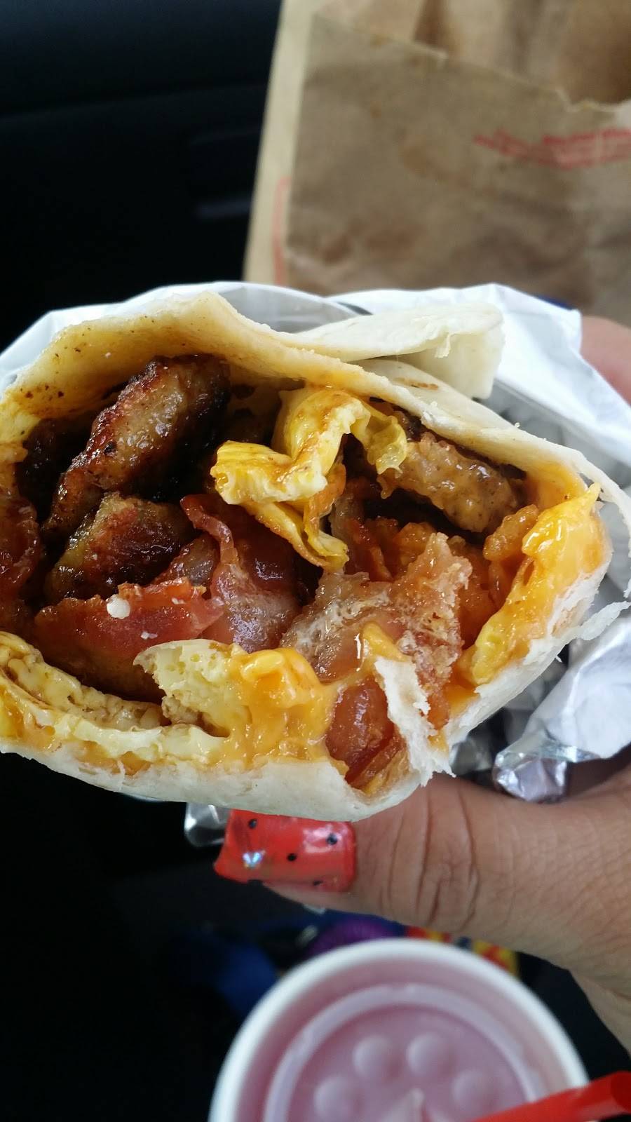 Sonic Drive-In | restaurant | 263 W Shaw Ave, Clovis, CA 93612, USA | 5593229600 OR +1 559-322-9600