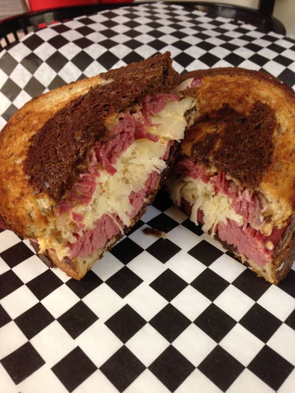 Derosiers | restaurant | 120 Main St, Freeport, ME 04032, USA | 2078656290 OR +1 207-865-6290