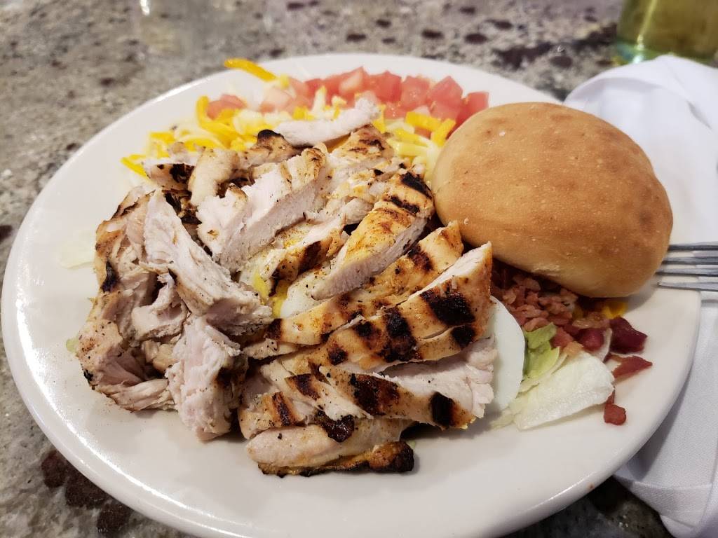 Lewis & Clarks Restaurant | restaurant | 217 S Main St, St Charles, MO 63301, USA | 6369473334 OR +1 636-947-3334