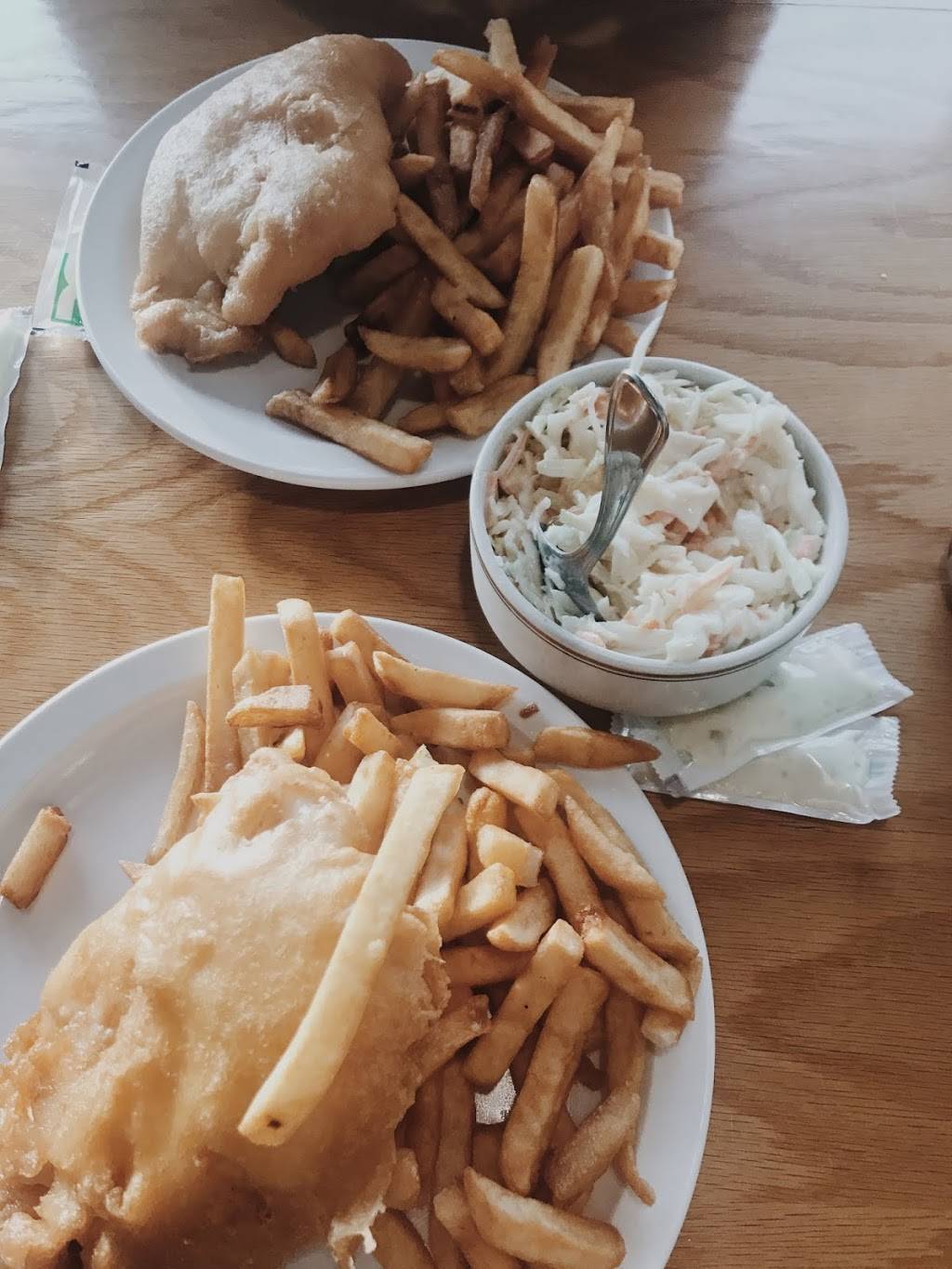 Applewood Fish and Chips | restaurant | 1020 Burnhamthorpe Rd E, Mississauga, ON L4Y 2X6, Canada | 9052774045 OR +1 905-277-4045