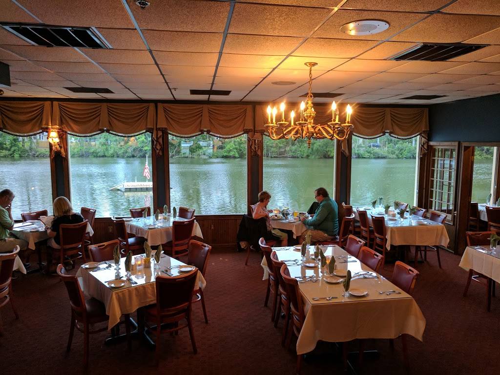 Chestnut Hill Restaurant | restaurant | 9922 N Kings Hwy, Myrtle Beach, SC 29572, USA | 8434493984 OR +1 843-449-3984