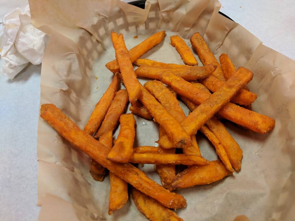 Burgerville | meal takeaway | 8320 NE Vancouver Plaza Dr, Vancouver, WA 98662, USA | 3609446230 OR +1 360-944-6230