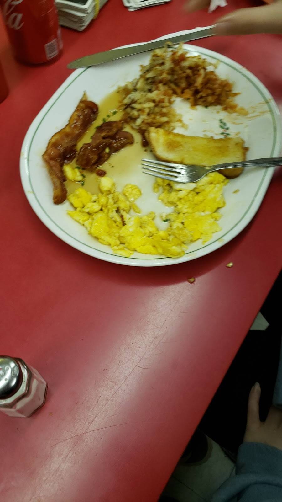 Mels Diner | meal takeaway | 103 S Riverside Dr, Hamilton, OH 45011, USA | 5138639210 OR +1 513-863-9210