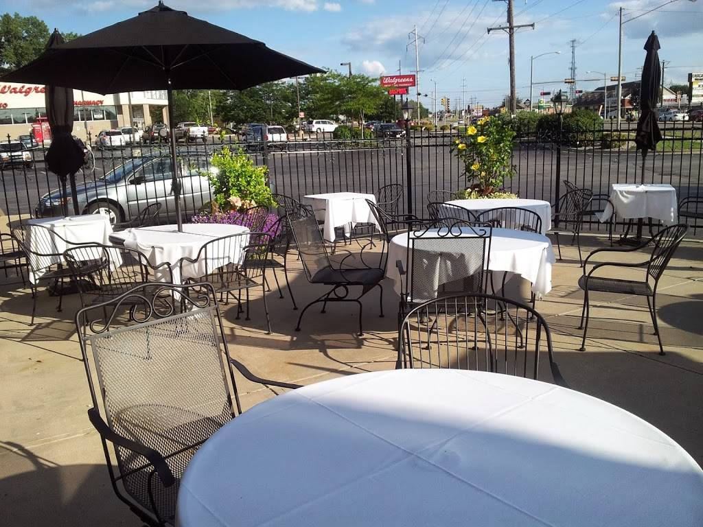 Wallys Spot Supper Club | restaurant | 1979 Main St, Green Bay, WI 54302, USA | 9204687924 OR +1 920-468-7924