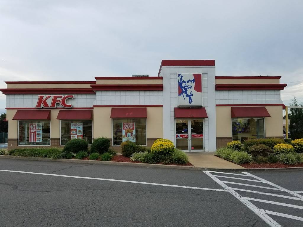 KFC | restaurant | 6227 Little River Turnpike, Alexandria, VA 22312, USA | 7032568898 OR +1 703-256-8898