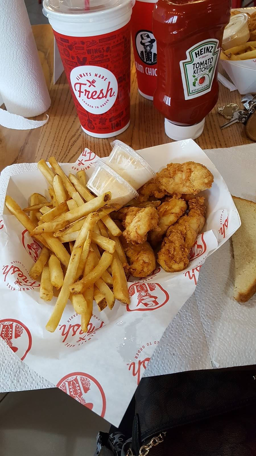 Slim Chickens | restaurant | 3922 Troup Hwy, Tyler, TX 75703, USA | 9036307881 OR +1 903-630-7881