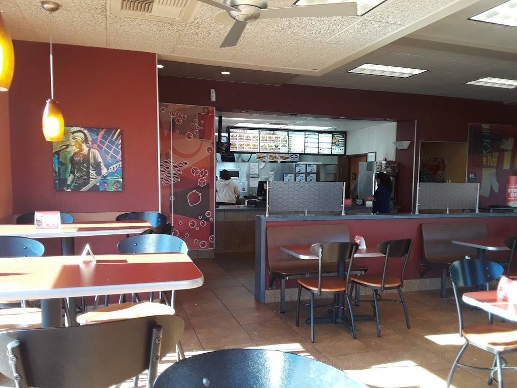 Jack in the Box | restaurant | 10525 Mallard Creek Rd, Charlotte, NC 28262, USA | 7045490522 OR +1 704-549-0522