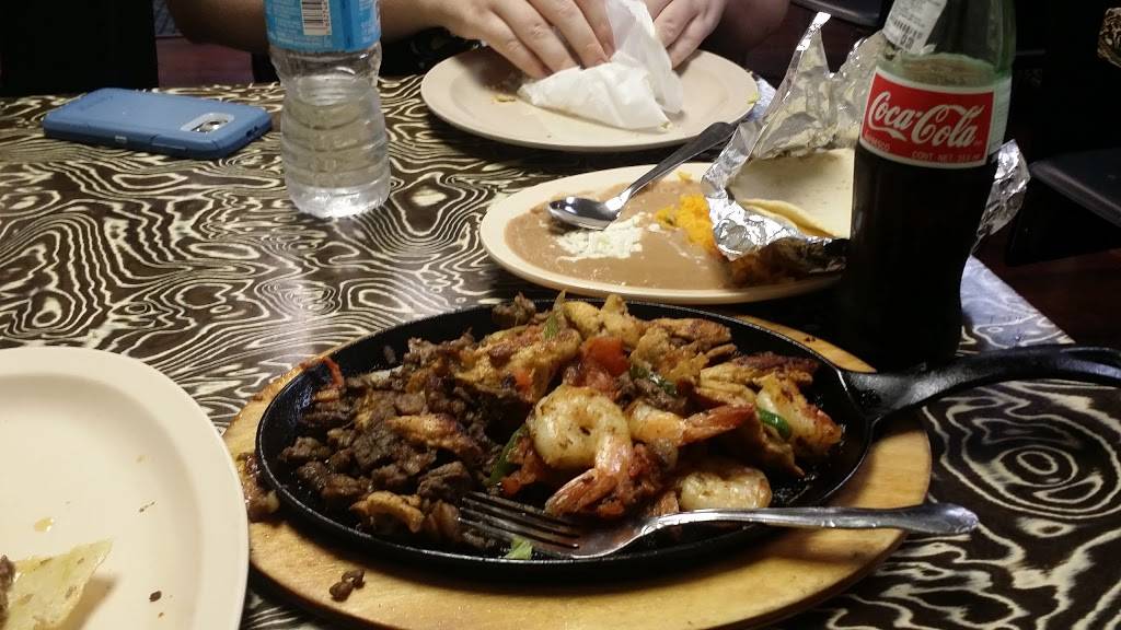 Monterrey Taqueria | restaurant | 1302 W Reynolds St, Plant City, FL 33563, USA | 8137645291 OR +1 813-764-5291