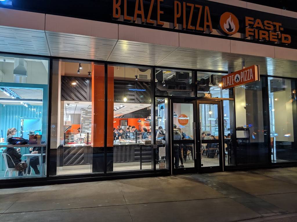 Blaze Pizza | restaurant | 4841 Yonge St, North York, ON M2N 5X2, Canada | 6475600021 OR +1 647-560-0021
