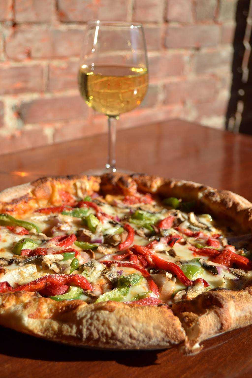 Cinderellas | restaurant | 187 Hampshire St, Cambridge, MA 02139, USA | 6175760280 OR +1 617-576-0280