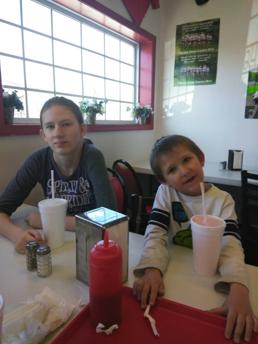 Falcons Nest | restaurant | 7477 Main St, Rushville, OH 43150, USA | 7402401046 OR +1 740-240-1046